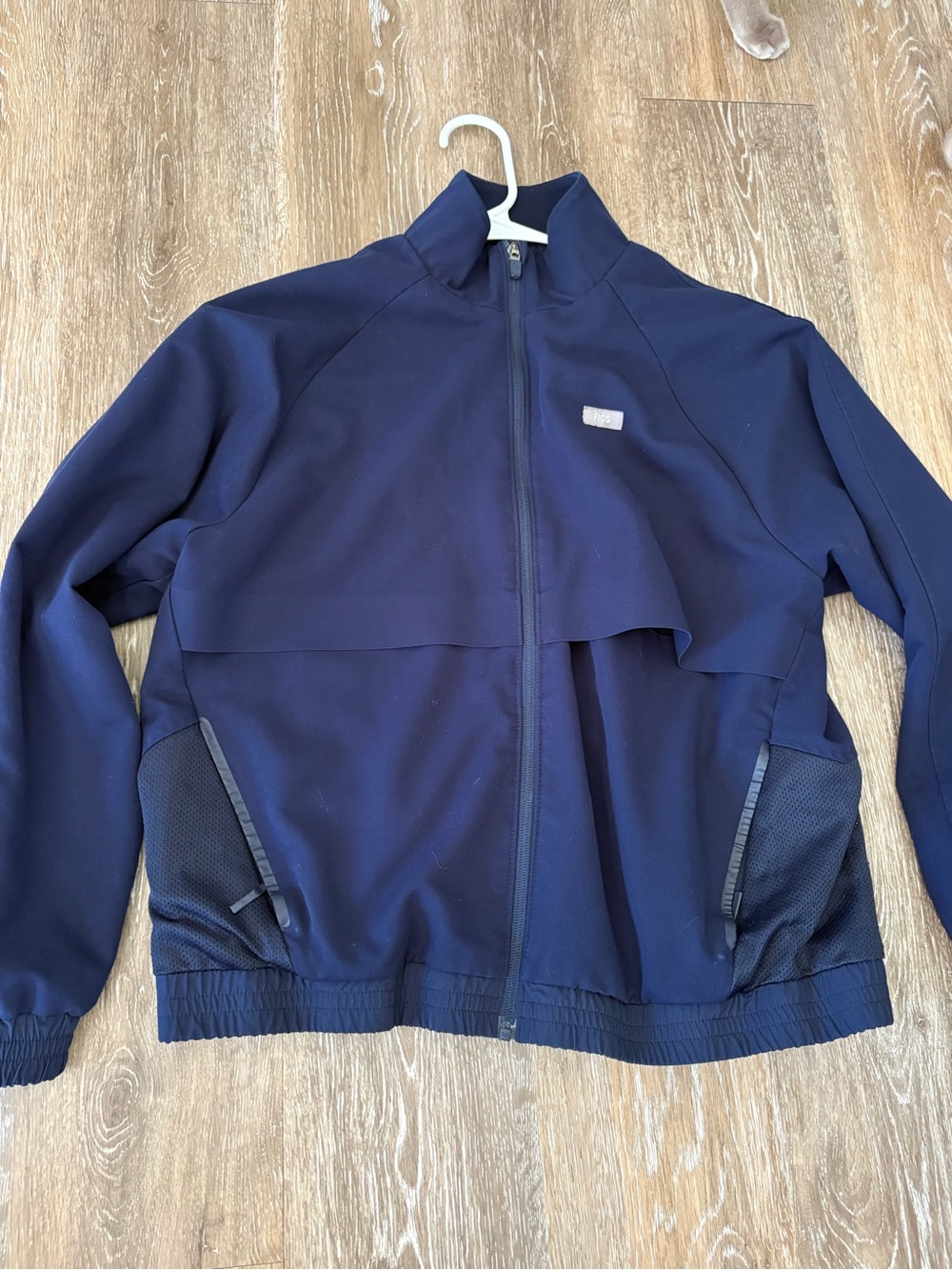FIGS Women’s  Navy Zip-Front bomber scrub Jacket